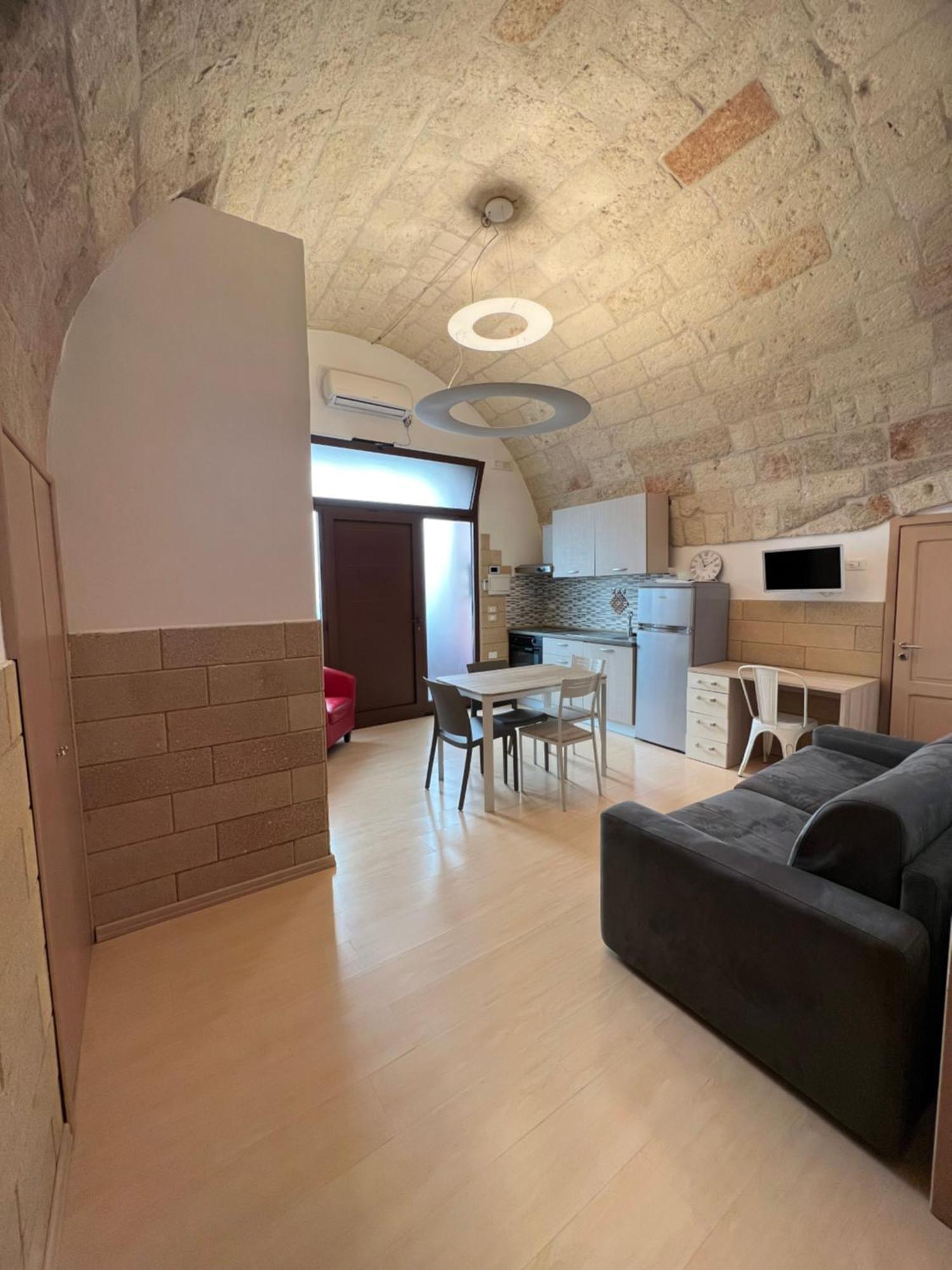 Central House Apartment Полиняно а Маре Екстериор снимка