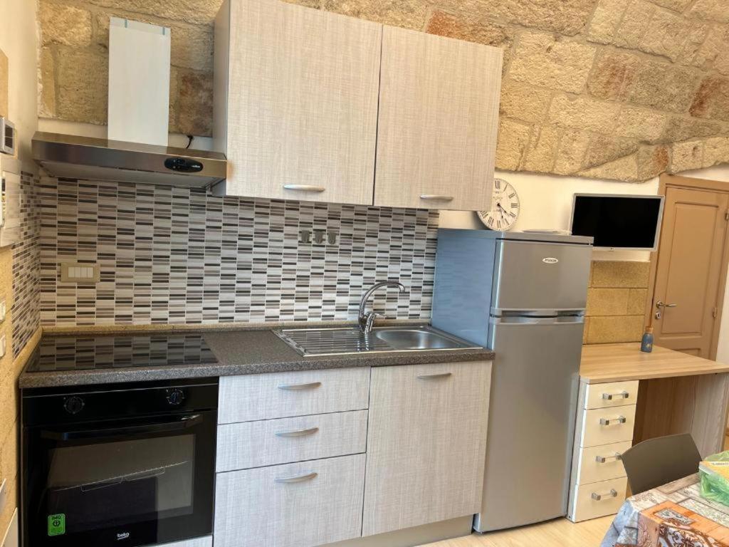 Central House Apartment Полиняно а Маре Екстериор снимка