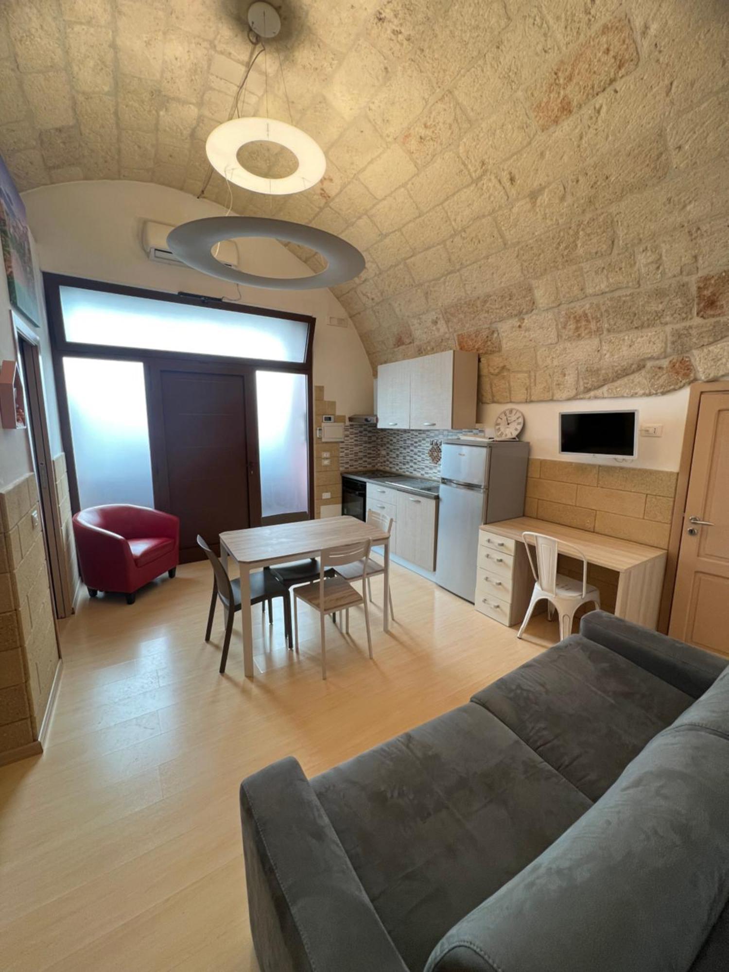 Central House Apartment Полиняно а Маре Екстериор снимка