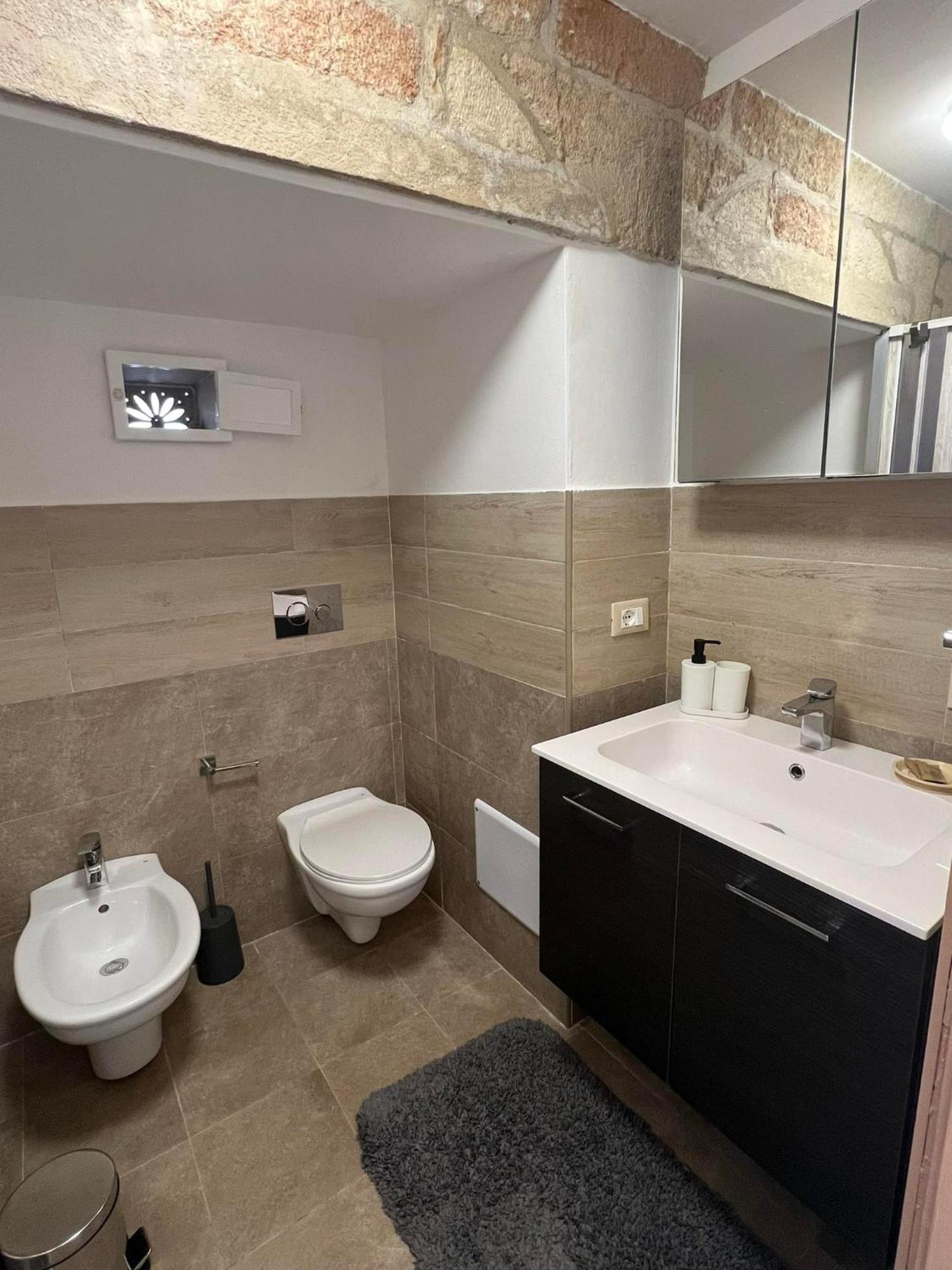 Central House Apartment Полиняно а Маре Екстериор снимка