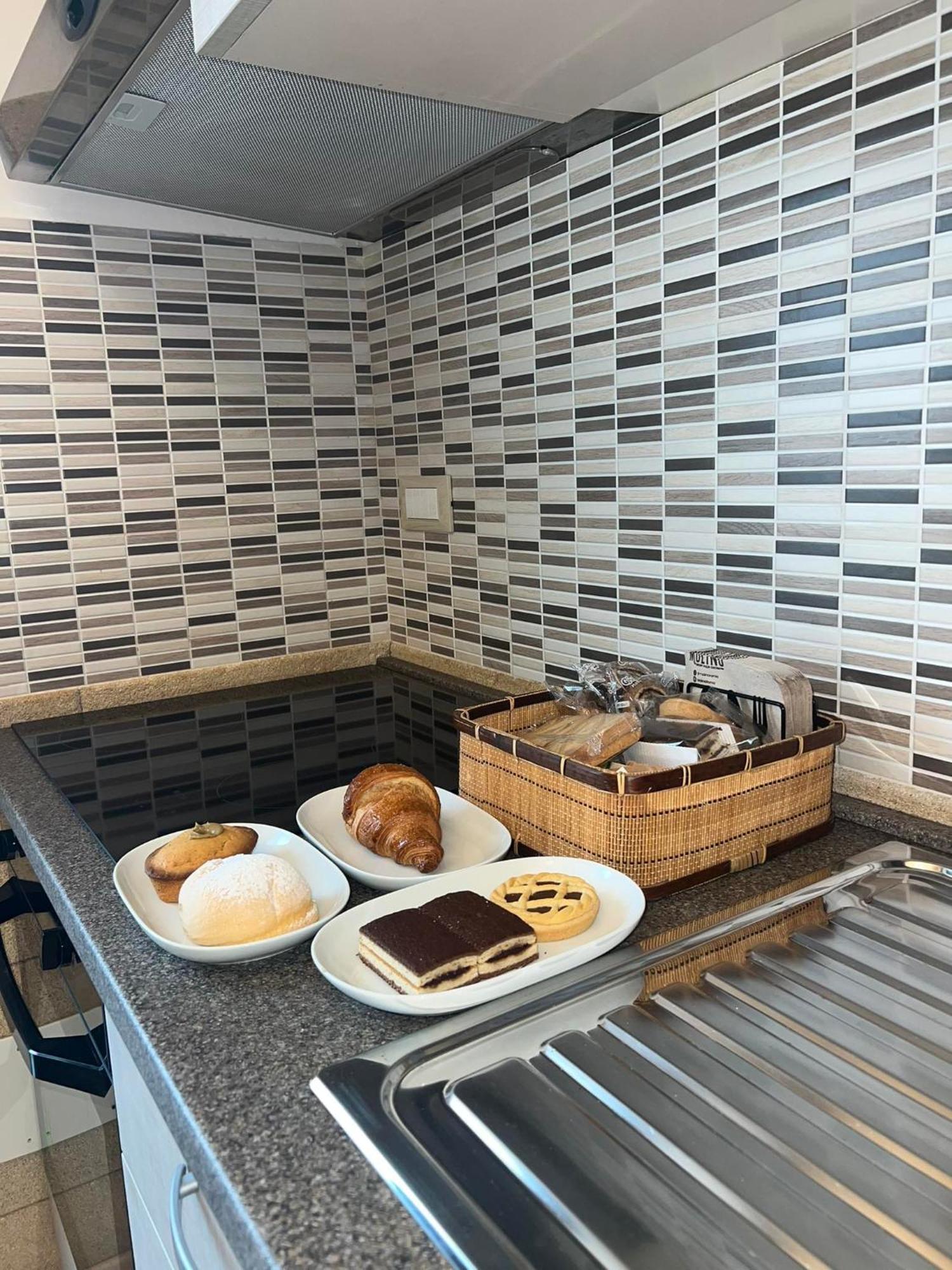 Central House Apartment Полиняно а Маре Екстериор снимка