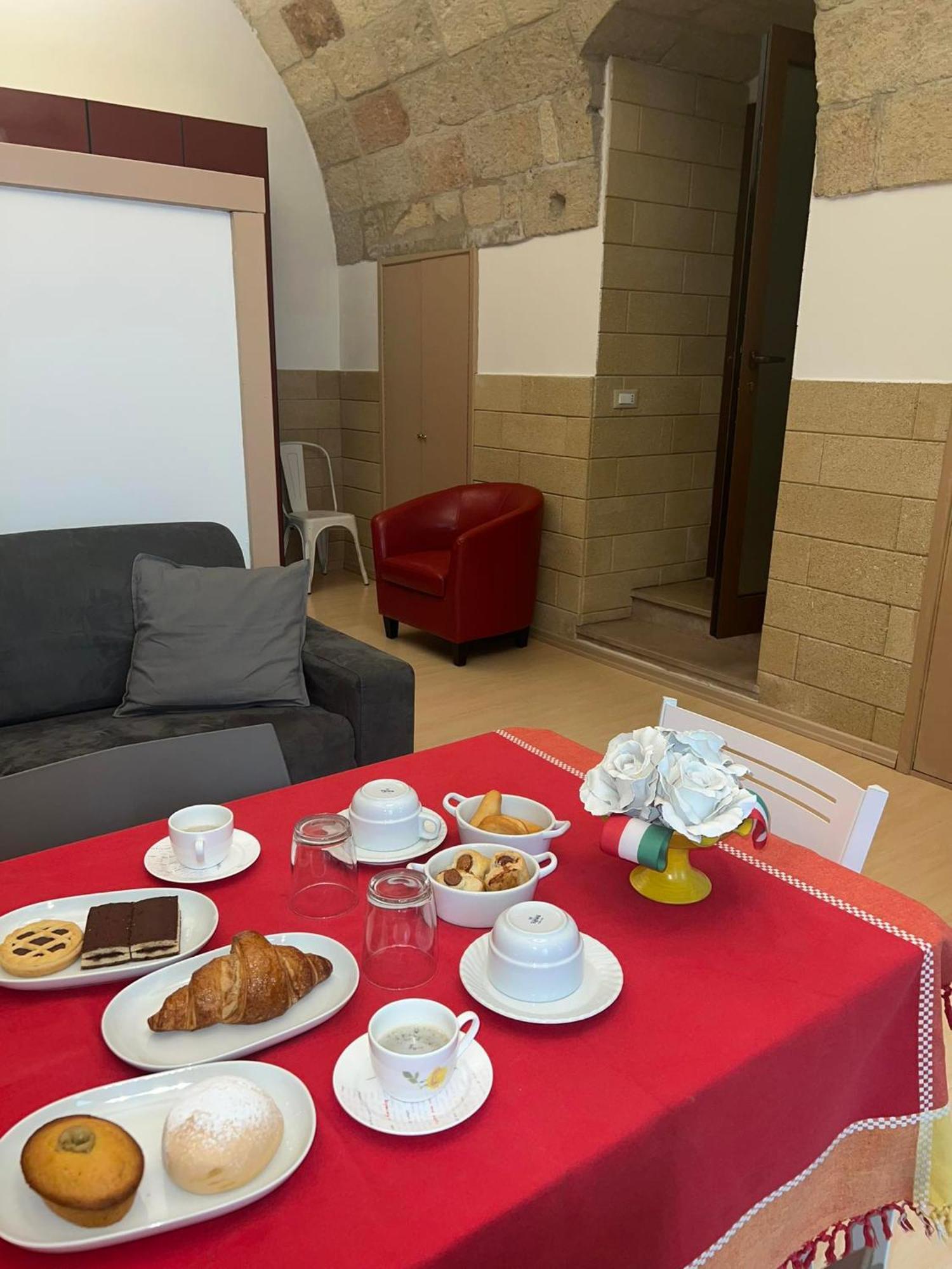 Central House Apartment Полиняно а Маре Екстериор снимка